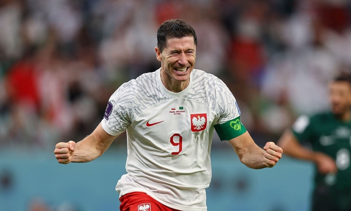 Lewandowski bật khóc ăn mừng bàn thắng đầu tiên ở World Cup