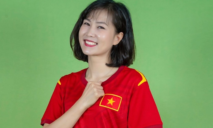 Nữ cầu thủ thay dàn hot girl bình luận World Cup gây sốt mạng xã hội