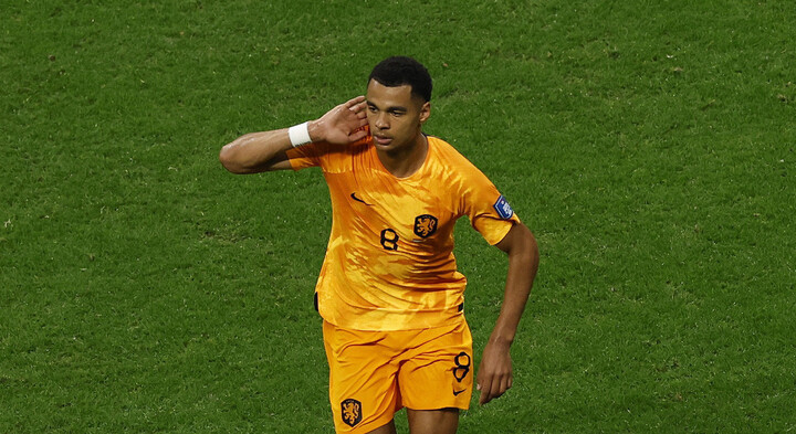 Thắng dễ Qatar, Hà Lan vượt vòng bảng với ngôi đầu 