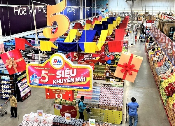 Siêu thị Hà Nội khuyến mại thâu đêm, giúp khách săn hàng sale Black Friday