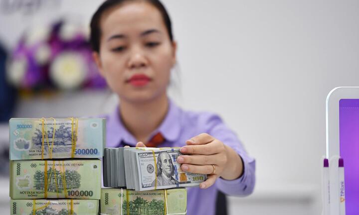 Ngân hàng Nhà nước liên tục hạ giá USD