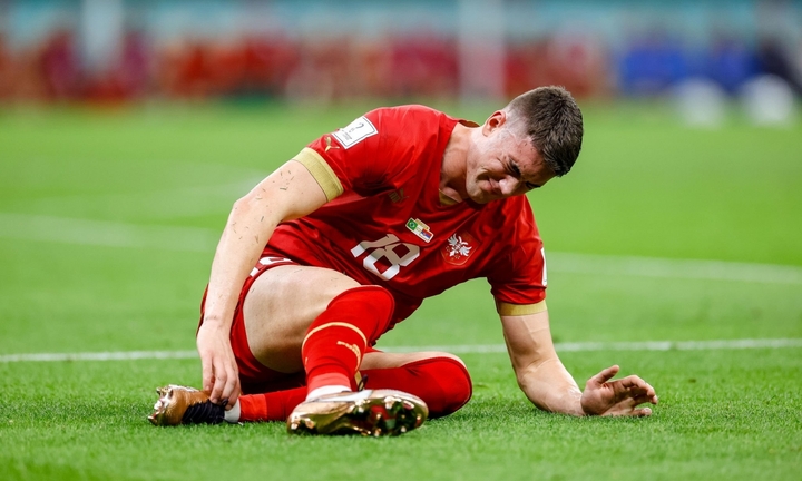 Ngôi sao Serbia vướng tin đồn cướp vợ đồng đội