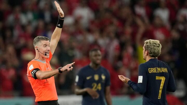 FIFA bị kiện vì tước bàn thắng của Griezmann