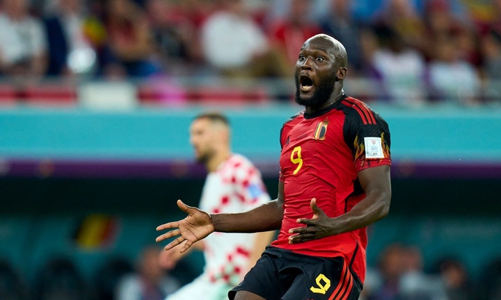 Cạn lời trước những pha bỏ lỡ cơ hội khó tin của Lukaku khiến tuyển Bỉ bị loại