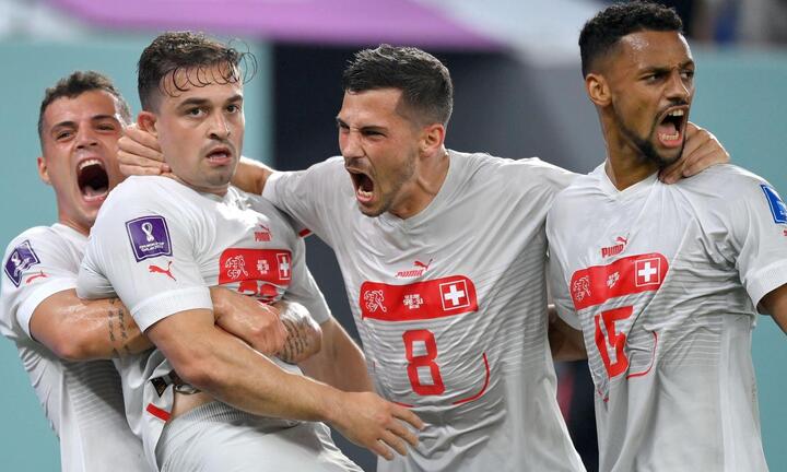 Trực tiếp bóng đá Serbia 2-3 Thuỵ Sỹ: Thế trận đảo chiều