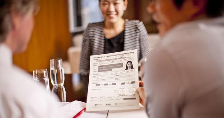 Tâm lý thích chọn giáo viên có IELTS cho con học tiếng Anh