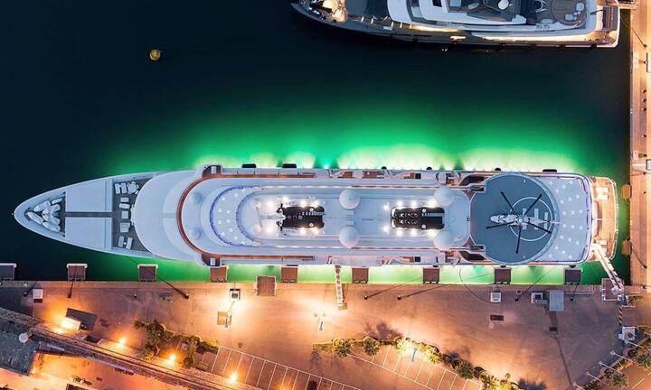 Siêu du thuyền lớn hơn cả sân vận động World Cup của Hoàng gia Qatar