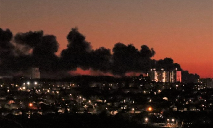 Thêm một sân bay của Nga bị tấn công bằng UAV