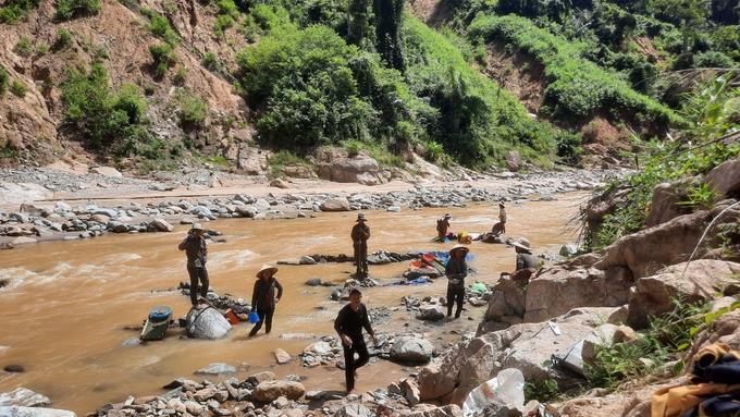 Nghề ... mót vàng