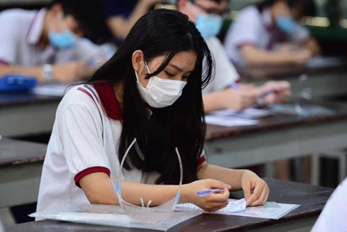 Hàng nghìn sinh viên bị đuổi học mỗi năm: Lỗi tại ai?