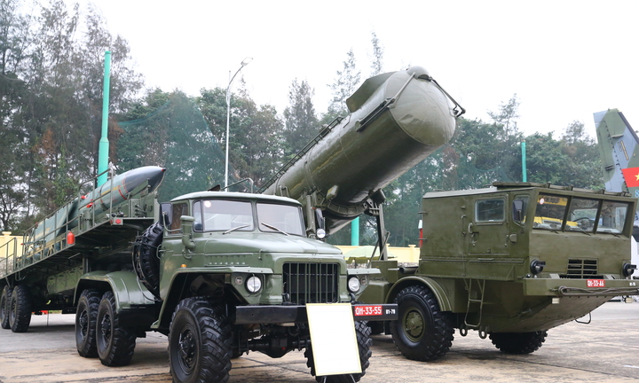 4K44 Redut - Tổ hợp tên lửa phòng thủ 'khắc tinh tàu sân bay’ của Việt Nam