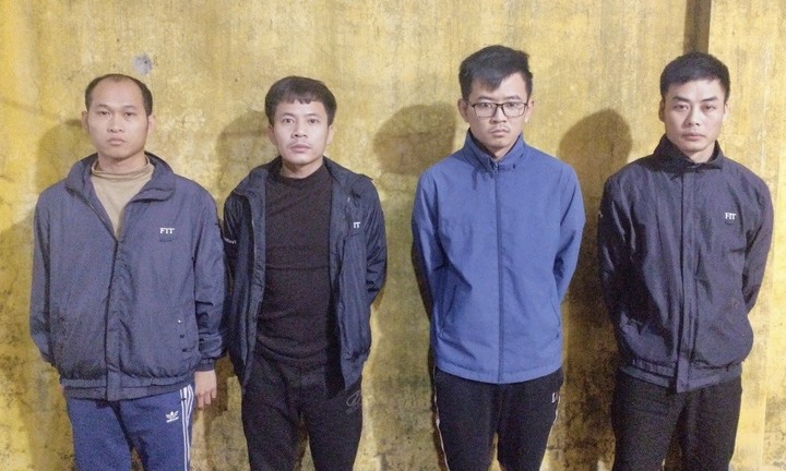 Khởi tố 4 công nhân trộm hơn 7.500 dây sạc Apple Watch trị giá 1,2 tỷ đồng