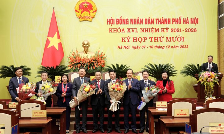 Kiện toàn, bổ sung Ủy viên UBND TP Hà Nội với 2 nhân sự