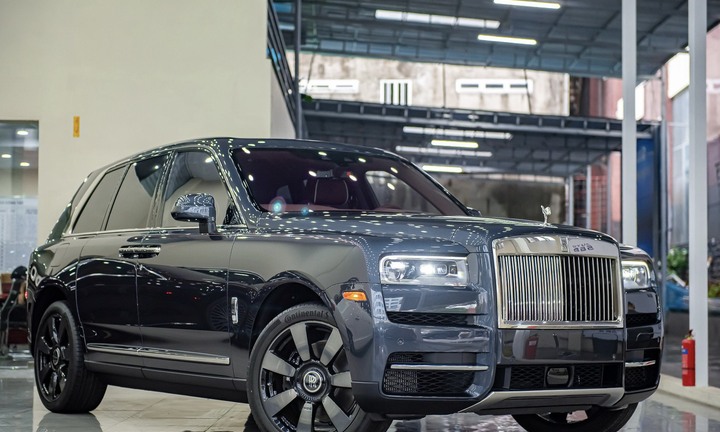 Khám phá Rolls-Royce Cullinan 35 tỷ đồng màu độc nhất Việt Nam