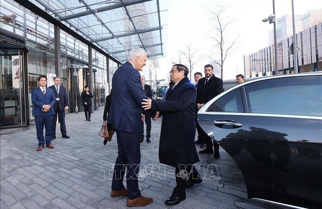 Thủ tướng Phạm Minh Chính thăm, làm việc với Ngân hàng Đầu tư châu Âu