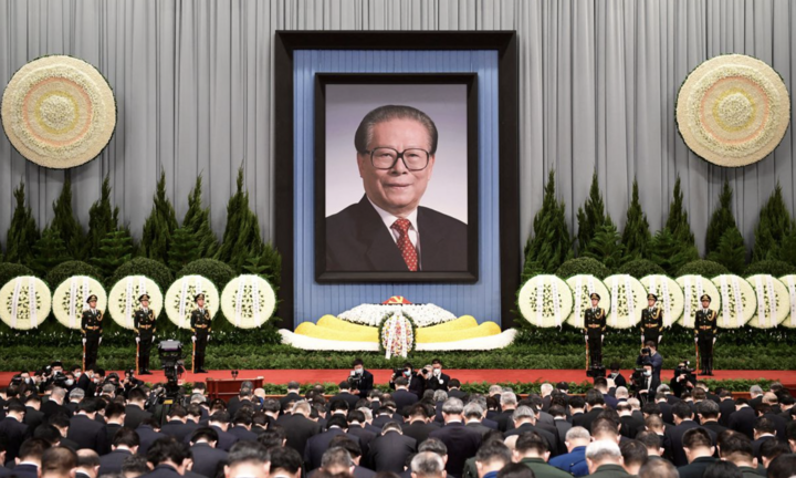 Tro cốt ông Giang Trạch Dân được rải ở cửa sông Dương Tử