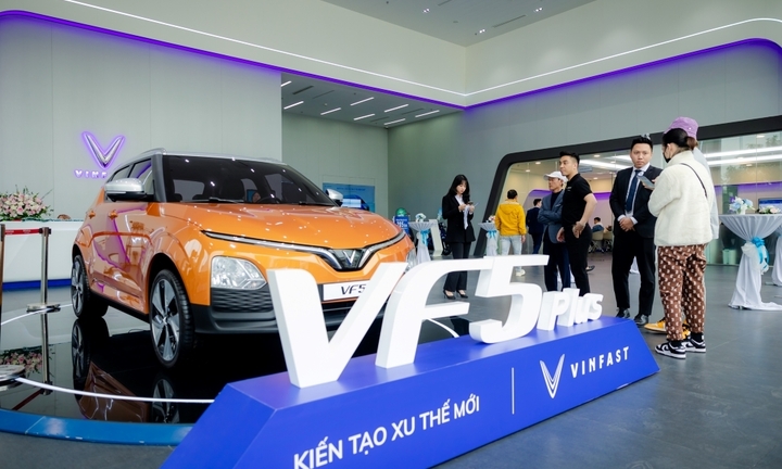 VinFast VF 5 Plus - xe quốc dân không chỉ dành cho giới trẻ