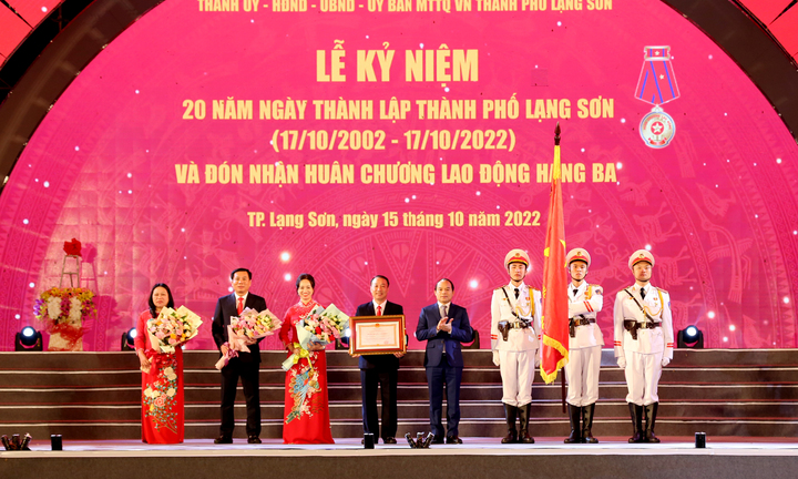 Xây dựng thành phố Lạng Sơn hiện đại, mang đậm bản sắc văn hóa dân tộc