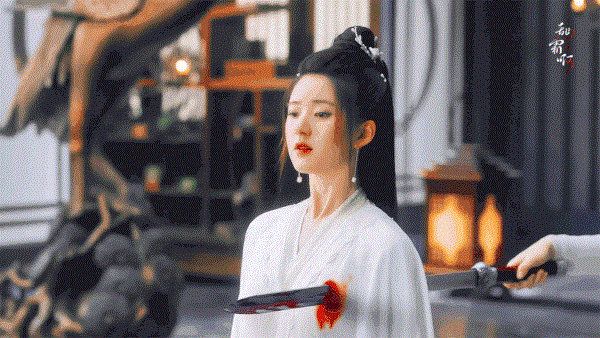 Những cảnh phim bị chê cười khiến sao Hoa ngữ ê cả mặt trong năm 2022 