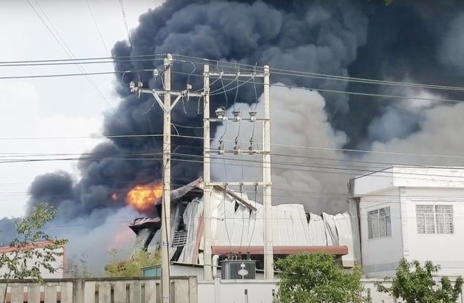 Cháy trong KCN tại Long An: Tìm thấy bộ xương nghi của nạn nhân mất tích