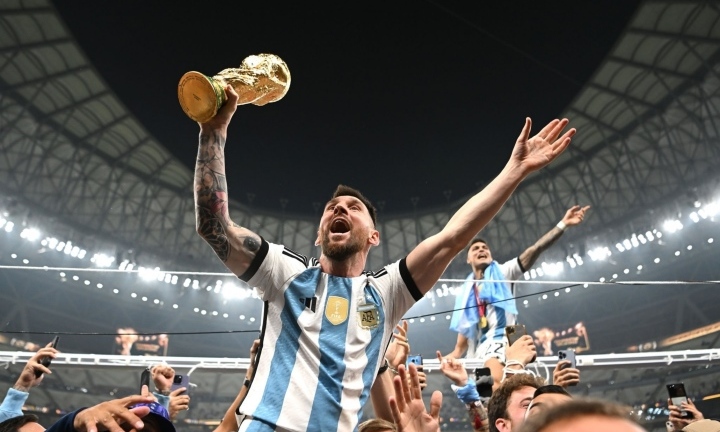 Messi cùng đồng đội đưa cúp vàng World Cup về Argentina