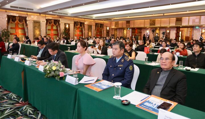 Hội thảo 'Phát triển bền vững thị trường thực phẩm chức năng' 