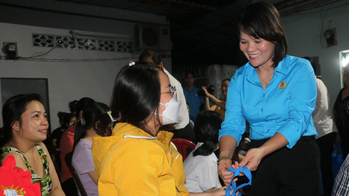 Một doanh nghiệp ở Bình Dương thưởng Tết cao nhất gần 900 triệu đồng