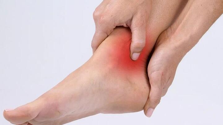 Chuyên gia chia sẻ phương pháp điều trị bong gân tại nhà hiệu quả