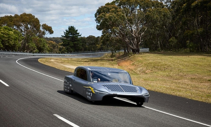 Xe điện ở Australia lập kỷ lục chạy 1.000 km sau một lần sạc