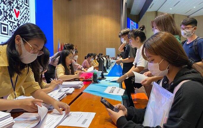 Đã tăng học phí, trường sẽ trả tiền lại cho sinh viên?
