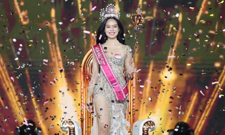 Huỳnh Thị Thanh Thủy đăng quang Hoa hậu Việt Nam 2022