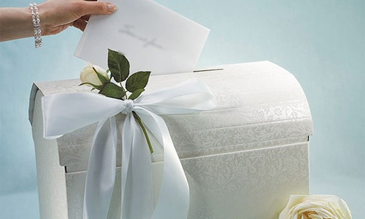 'Cắn răng' mùa cưới: Lương thấp hơn giúp việc vẫn liên tục ăn cỗ giá cao