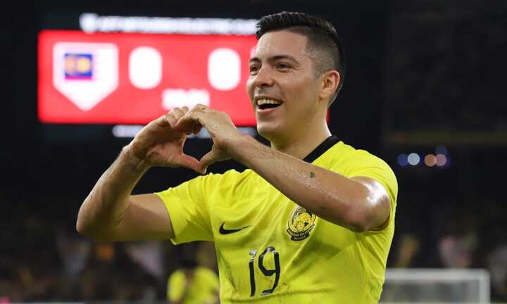 Đánh bại Lào, Malaysia chiếm ngôi đầu bảng của tuyển Việt Nam