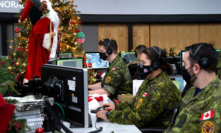 Bão tuyết bao trùm Mỹ, ông già Noel vẫn đi phát quà