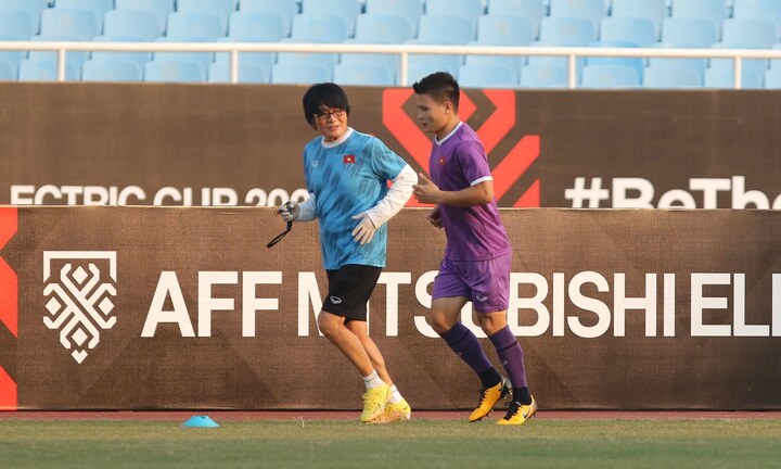 Quang Hải trở lại sân tập