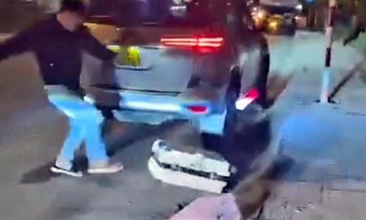 Tạm giữ xe taxi, chấm dứt hợp đồng tài xế xúc phạm du khách ở Đà Lạt