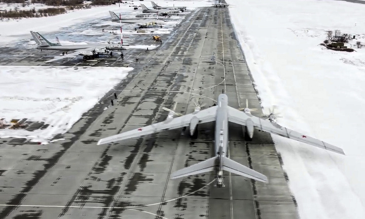 Bộ Quốc phòng Nga: Ukraine dùng UAV tấn công sân bay khiến 3 lính Nga thiệt mạng