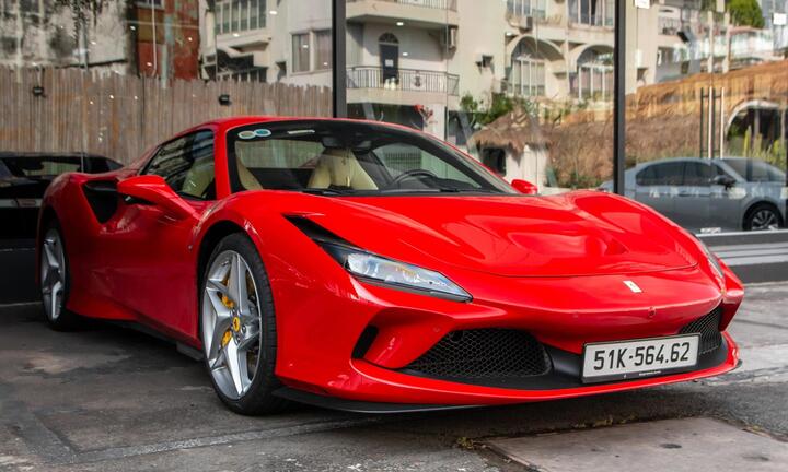 Chi tiết Ferrari F8 Spider chính hãng đầu tiên tại Việt Nam