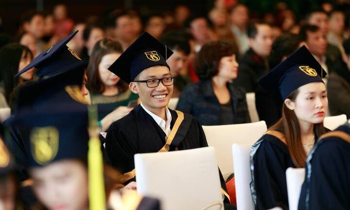 Một trường đại học lì xì cho sinh viên