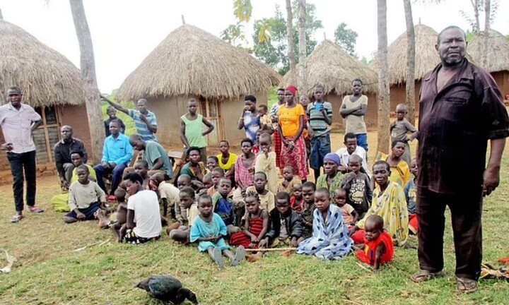 Người đàn ông Uganda có 12 vợ, 670 con cháu