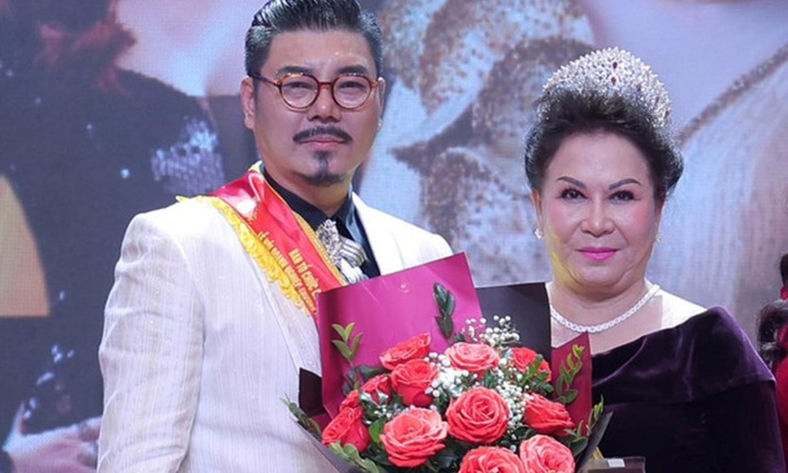 Vinh danh 'nhà thơ thế giới': Thói háo danh khiến thật giả lẫn lộn