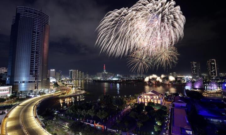 TP.HCM bắn pháo hoa tại 2 địa điểm đón Tết Dương lịch