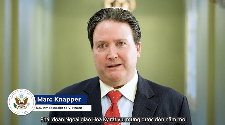 Đại sứ Mỹ Knapper chúc mừng năm mới bằng tiếng Việt