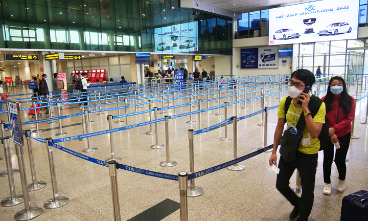 Sân bay Tân Sơn Nhất thông thoáng trong ngày đầu nghỉ Tết Dương lịch 2023