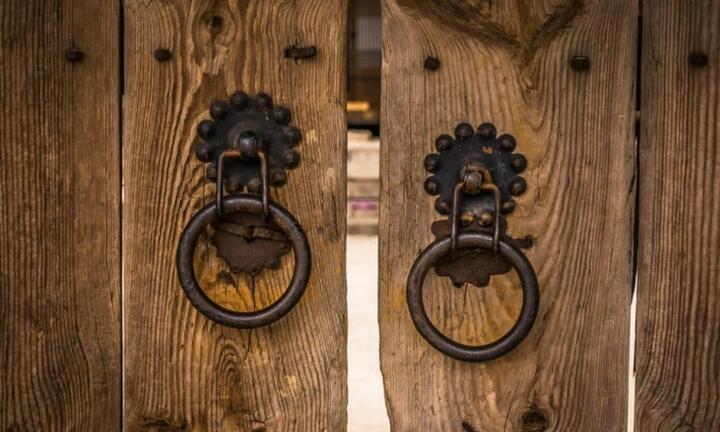 9 điều mê tín lạ lùng, khó tin là vẫn tồn tại ở thời hiện đại