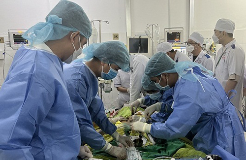 Cứu người phụ nữ sốt xuất huyết nặng biến chứng cơ tim, ngưng tuần hoàn