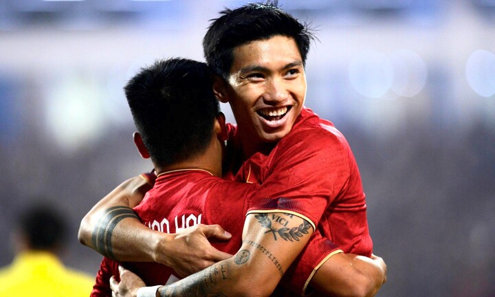 Thắng đậm Myanmar, đội tuyển Việt Nam vào bán kết AFF Cup 2022 với ngôi đầu bảng