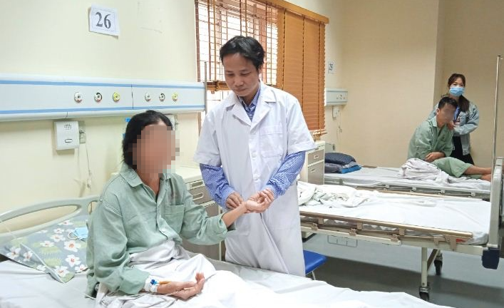 Kỳ lạ người phụ nữ đi tiểu ra 'thạch', bác sĩ chỉ ra nguyên nhân