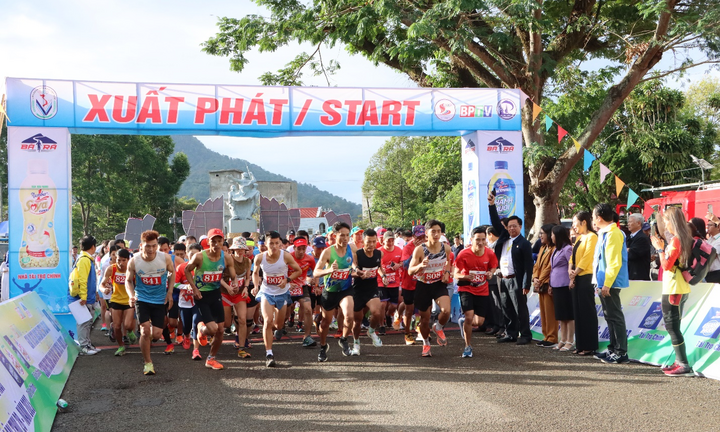 Hàng nghìn VĐV tranh tài tại giải Vô địch quốc gia Việt dã leo núi