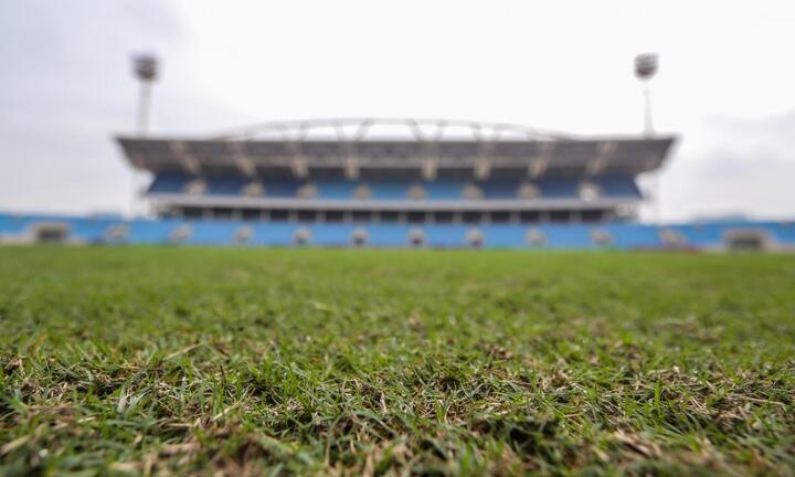 Chuyện ngọn cỏ sân Mỹ Đình còn 'nóng' hơn cả tuyển Việt Nam đá bán kết AFF Cup